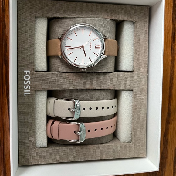 Fossil Suitor Silver White Dial Leather Strap Round Watch Set - Picture 1 of 8